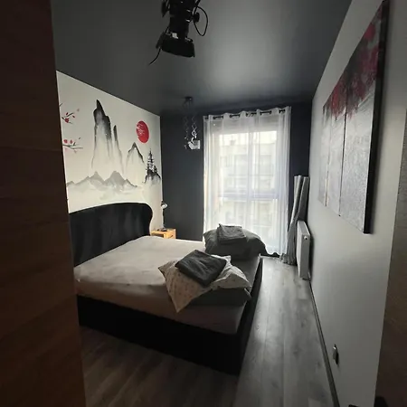Modern Japan Style 24 H Check In * Warschau